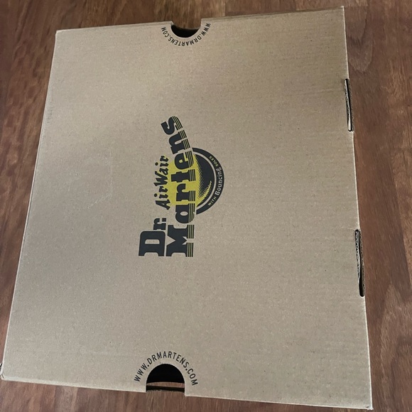 LIKE NEW White Dr Martens Chelsea Boots - Picture 2 of 9